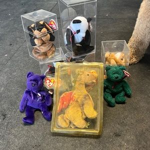 Beanie baby’s original.. they are 1-5 generation legit.. 1 don’t need them.